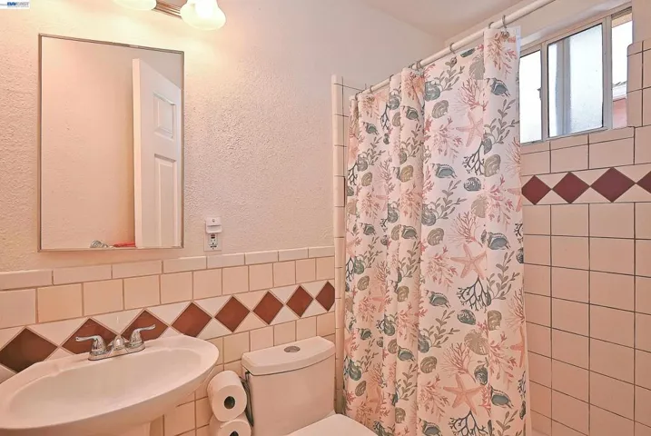 26454 Taft St, Hayward, California 94544