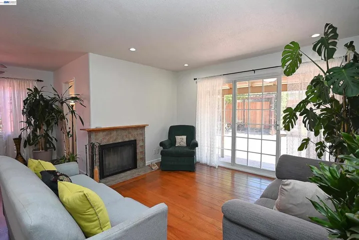 26454 Taft St, Hayward, California 94544
