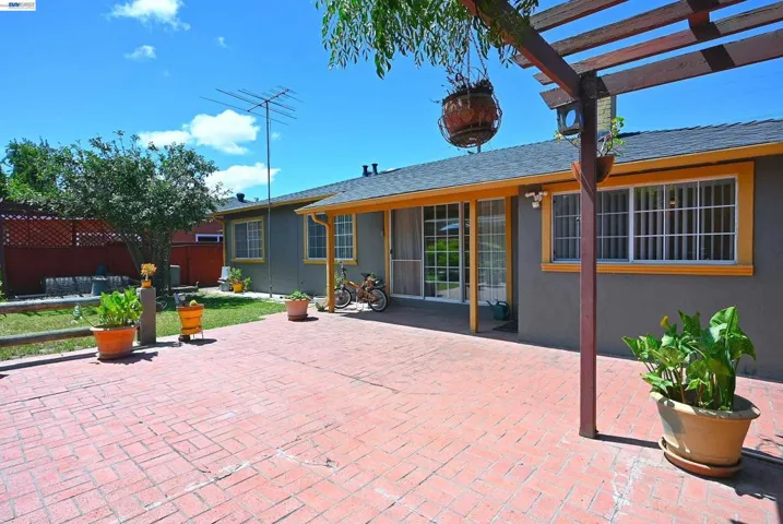 26454 Taft St, Hayward, California 94544