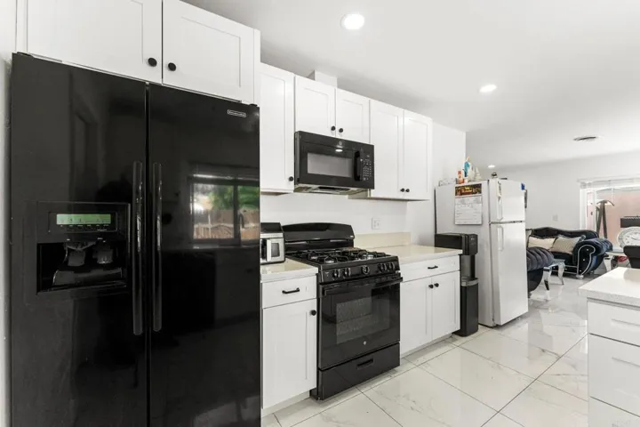 160 Cedar Street, El Cajon, California 92021