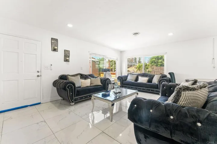 160 Cedar Street, El Cajon, California 92021