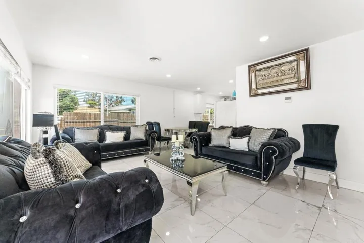 160 Cedar Street, El Cajon, California 92021