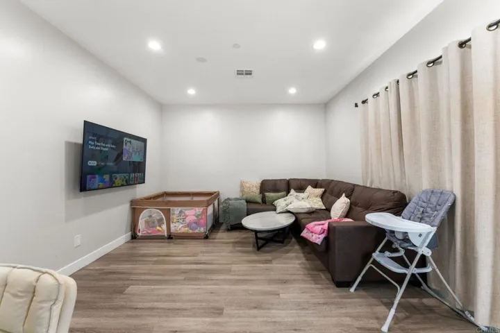 160 Cedar Street, El Cajon, California 92021