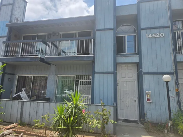 14520 Plummer 5, Panorama City, California 91402