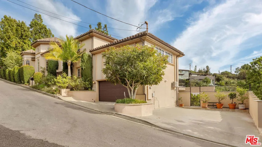 1922 Bel Air Road, Los Angeles, California 90077