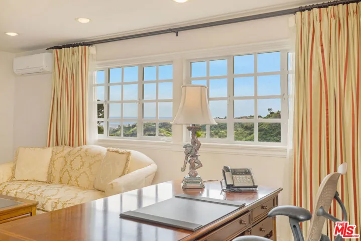 1922 Bel Air Road, Los Angeles, California 90077