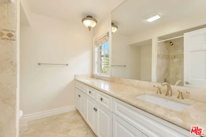 1922 Bel Air Road, Los Angeles, California 90077
