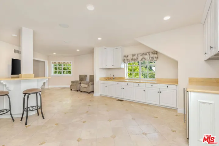 1922 Bel Air Road, Los Angeles, California 90077