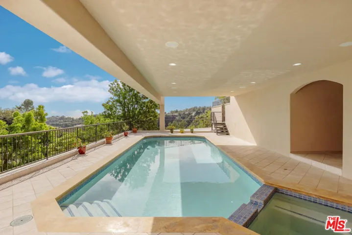 1922 Bel Air Road, Los Angeles, California 90077