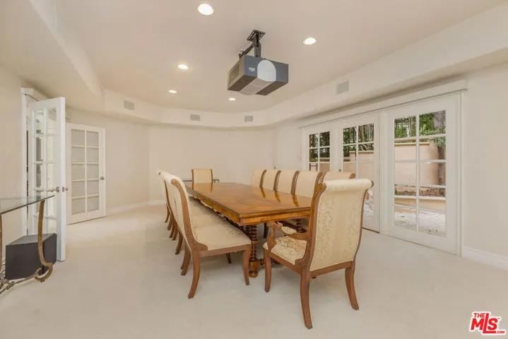 1922 Bel Air Road, Los Angeles, California 90077