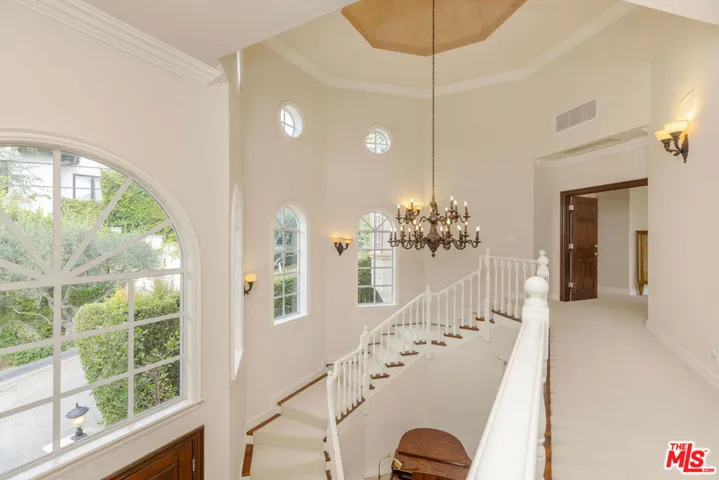 1922 Bel Air Road, Los Angeles, California 90077