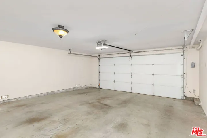 1922 Bel Air Road, Los Angeles, California 90077