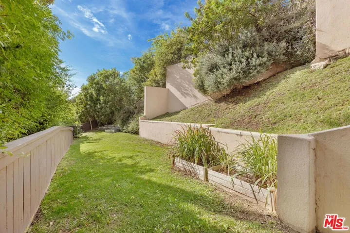 1922 Bel Air Road, Los Angeles, California 90077