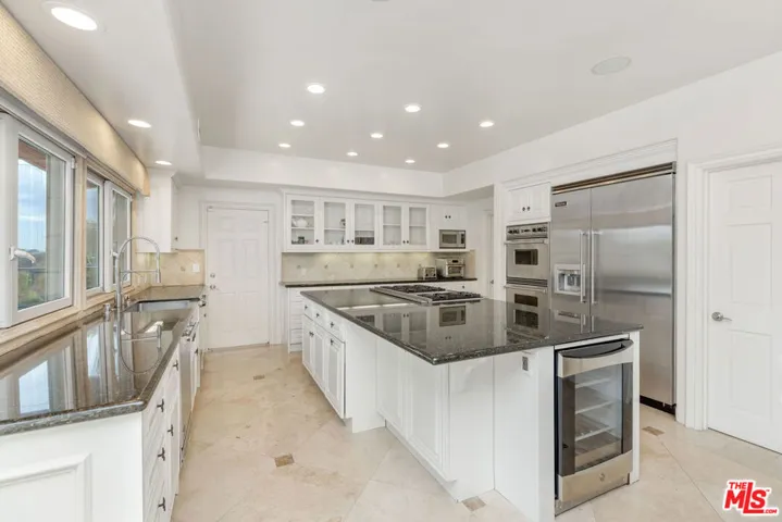 1922 Bel Air Road, Los Angeles, California 90077