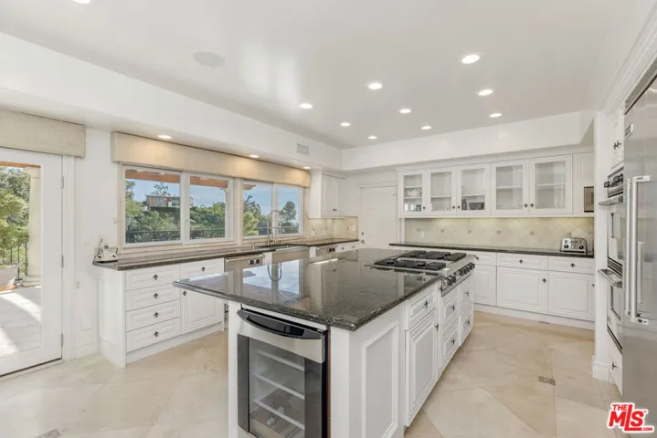 1922 Bel Air Road, Los Angeles, California 90077