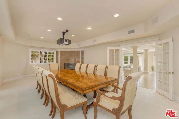 1922 Bel Air Road, Los Angeles, California 90077