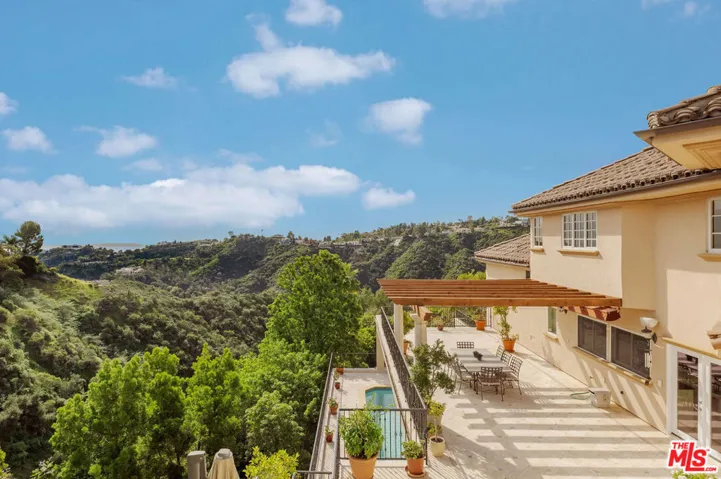 1922 Bel Air Road, Los Angeles, California 90077