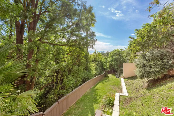 1922 Bel Air Road, Los Angeles, California 90077