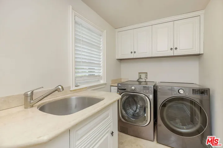 1922 Bel Air Road, Los Angeles, California 90077