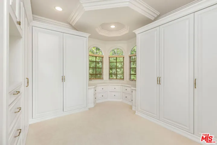 1922 Bel Air Road, Los Angeles, California 90077