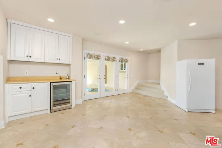 1922 Bel Air Road, Los Angeles, California 90077