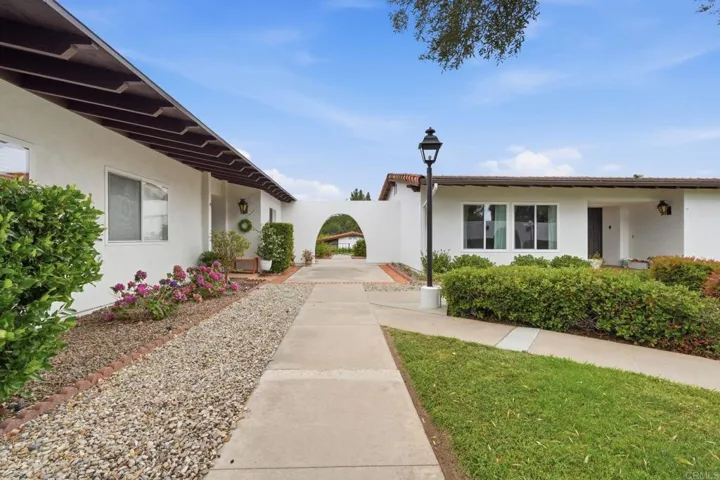 16555 Caminito Vecinos 39, San Diego, California 92128