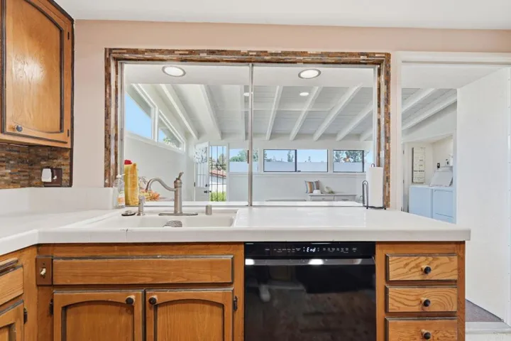 16555 Caminito Vecinos 39, San Diego, California 92128