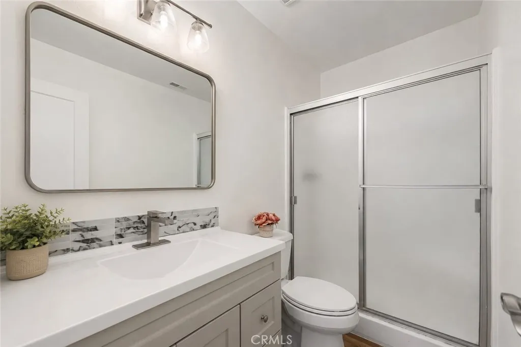 Upstairs hallway bathroom
