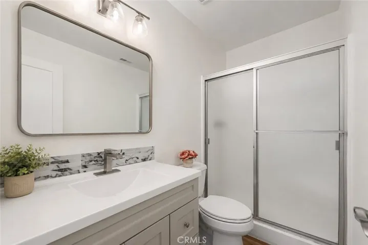 Upstairs hallway bathroom