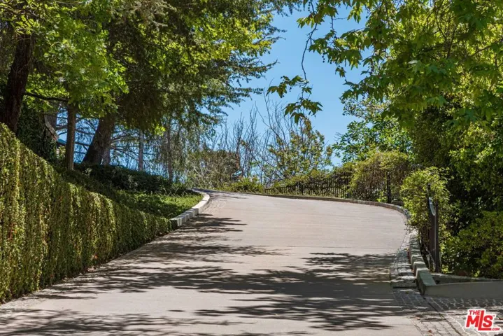 10911 Chalon Road, Los Angeles, California 90077 — photo 5