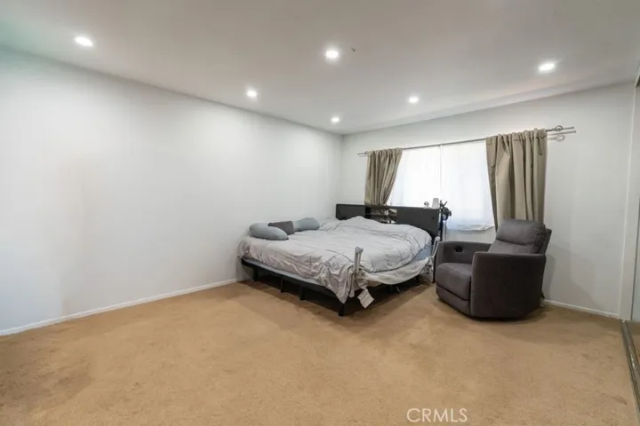 11493 Lev, San Fernando, California 91345