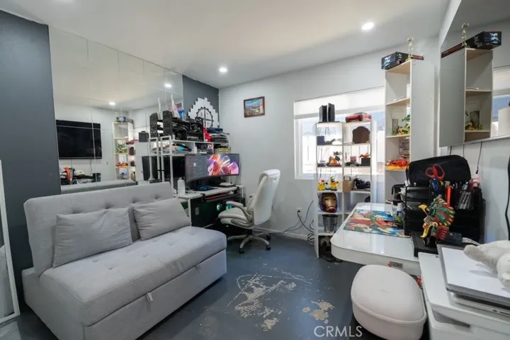 11493 Lev, San Fernando, California 91345