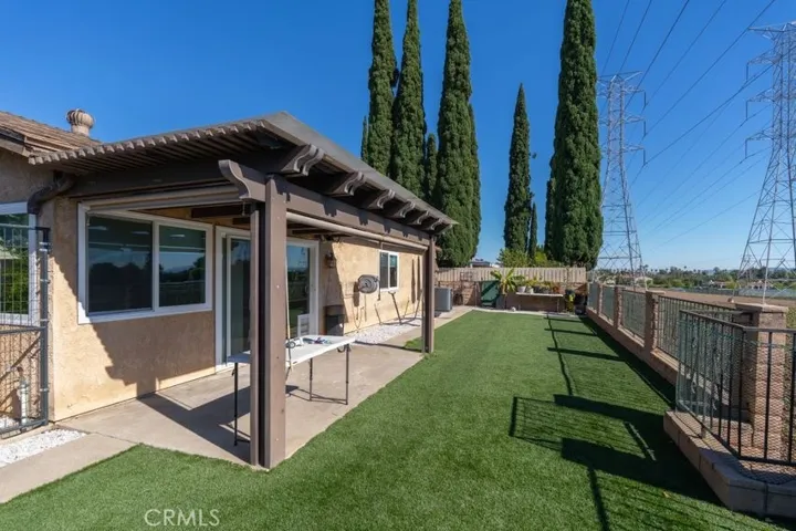11493 Lev, San Fernando, California 91345