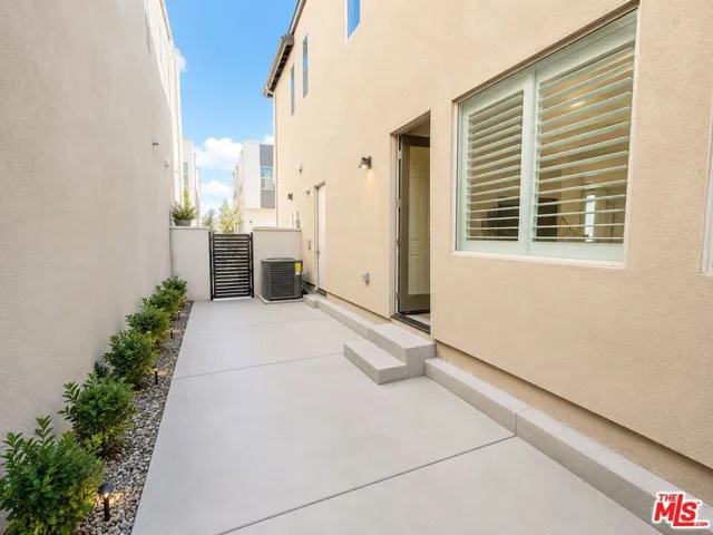 27133 White Sage Court, Valencia, California 91381
