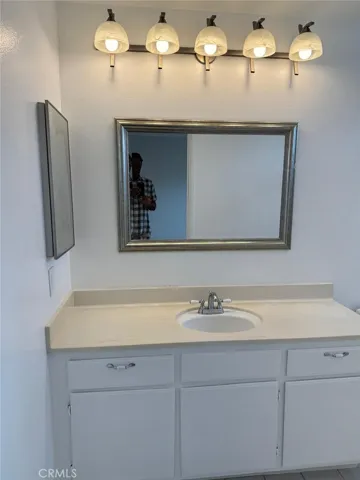 17800 Burbank 204, Encino, California 91316