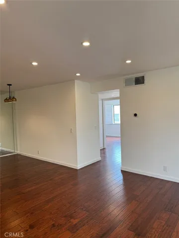 17800 Burbank 204, Encino, California 91316