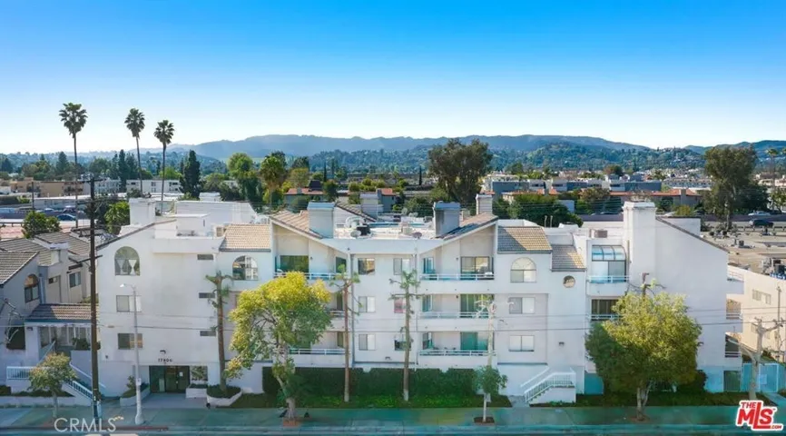 17800 Burbank 204, Encino, California 91316