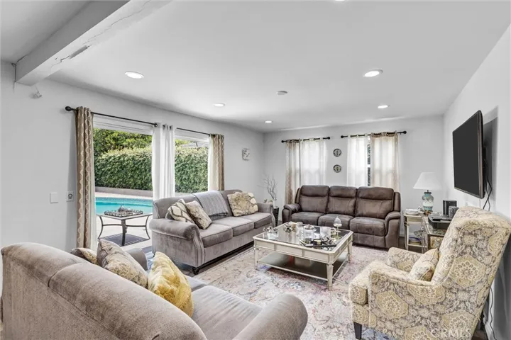 3078 Trinity, Costa Mesa, California 92626