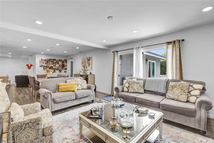 3078 Trinity, Costa Mesa, California 92626