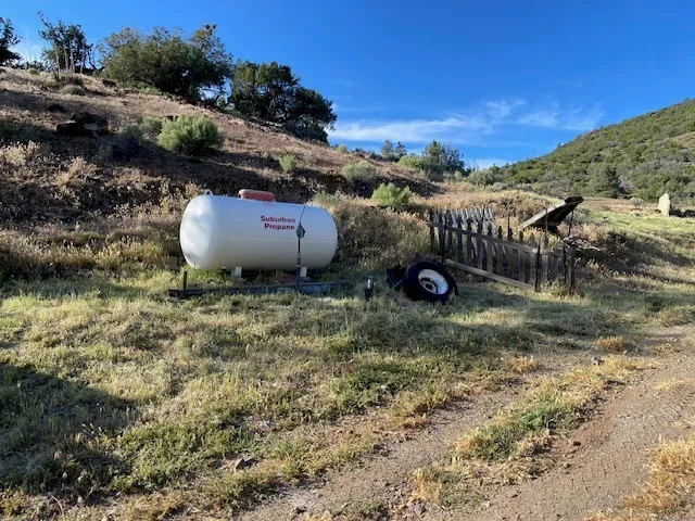 25898 Lakeside Road, Tehachapi, California 93561