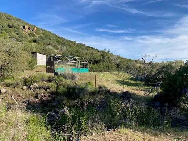 25898 Lakeside Road, Tehachapi, California 93561