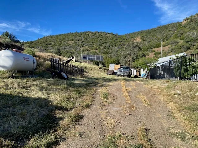 25898 Lakeside Road, Tehachapi, California 93561