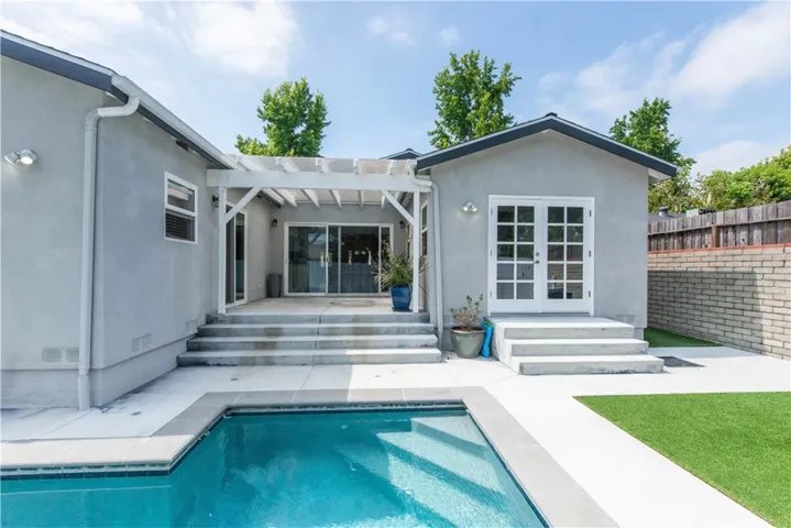 17343 Martha Street, Encino, California 91316
