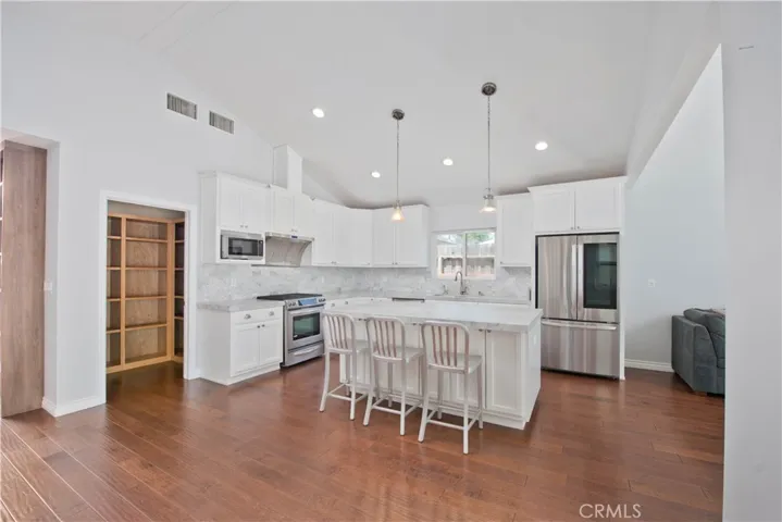 17343 Martha Street, Encino, California 91316
