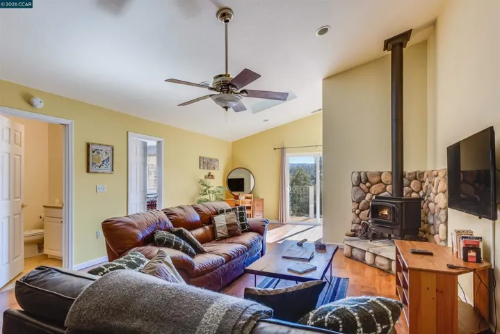 19112 Dyer Ct, Groveland, California 95321