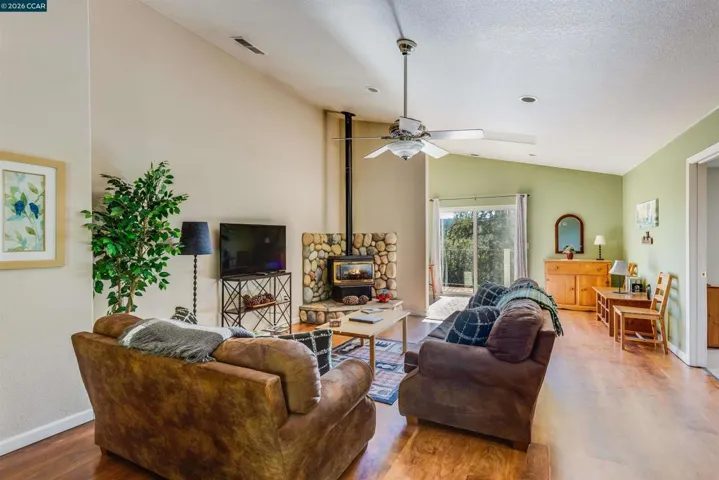 19112 Dyer Ct, Groveland, California 95321