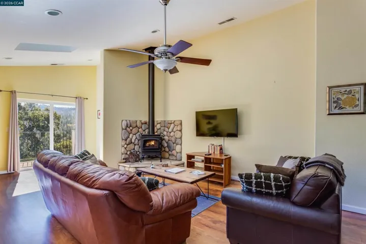 19112 Dyer Ct, Groveland, California 95321