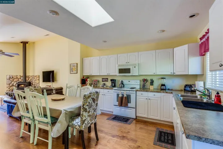 19112 Dyer Ct, Groveland, California 95321