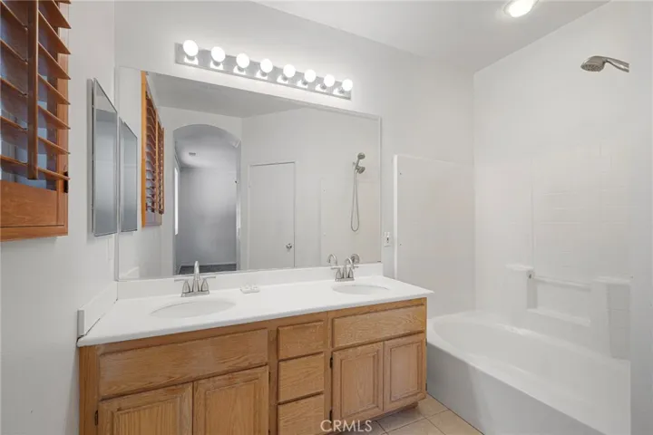 1219 W Holguin Street, Lancaster, California 93534