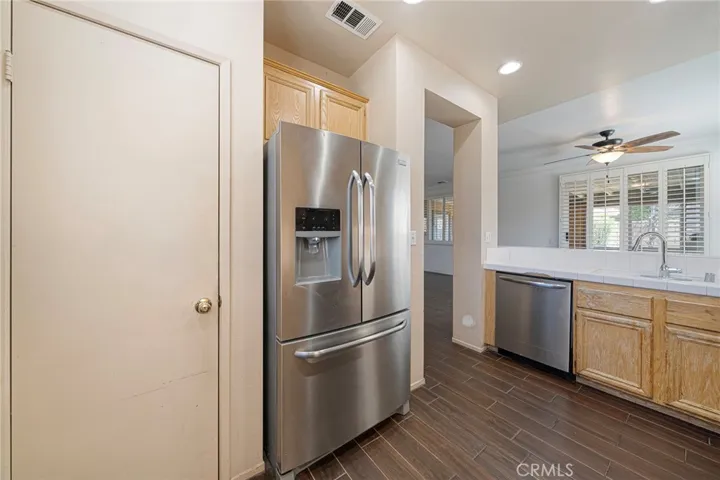 1219 W Holguin Street, Lancaster, California 93534